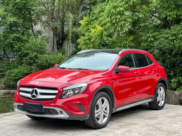 Mercedes-Benz GLA 2015