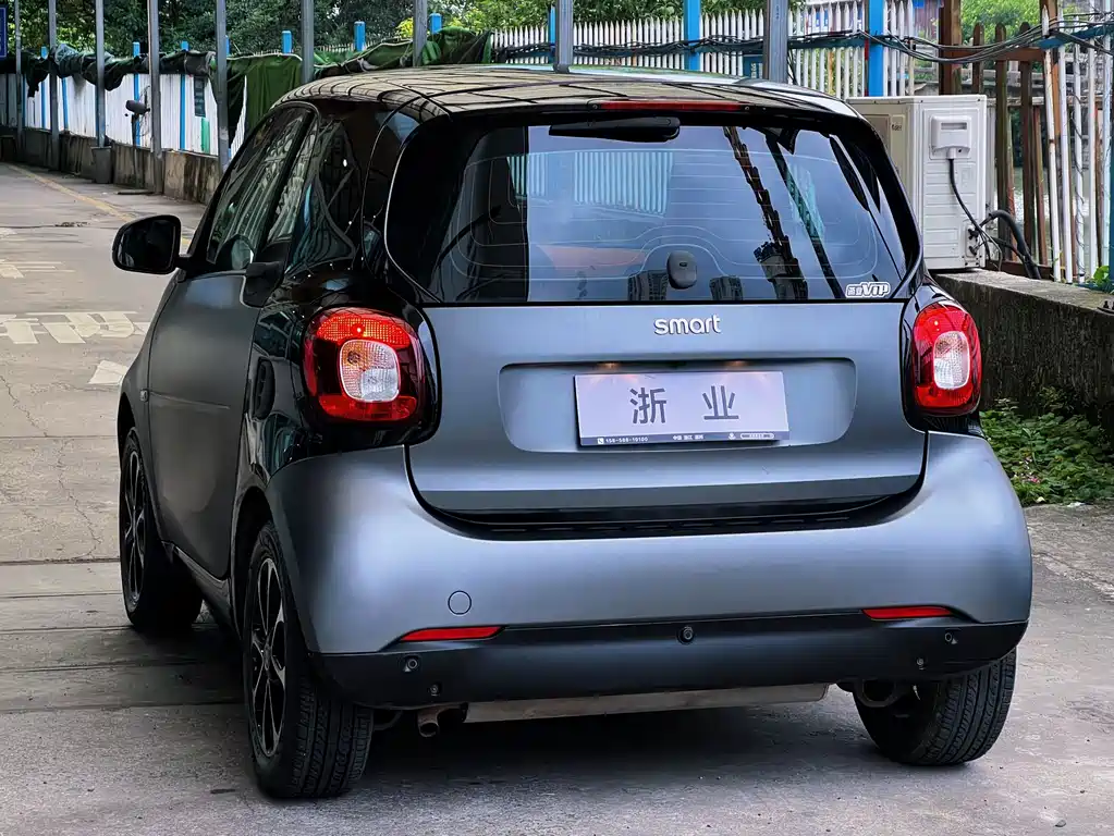 smart Fortwo 2018 — фото 14