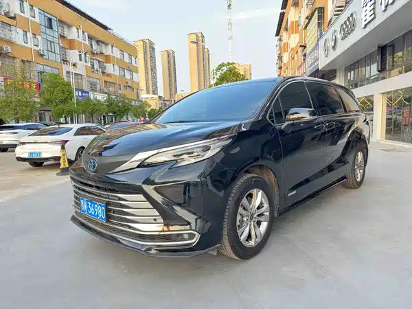 Toyota Sienna 2023