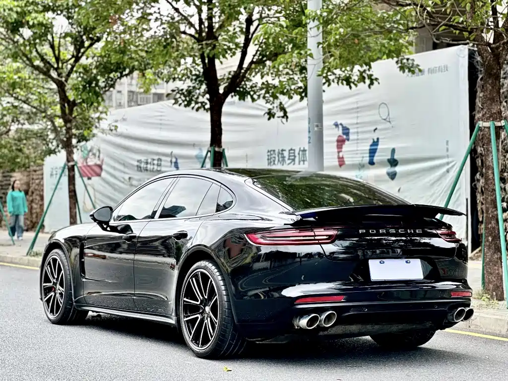 Porsche Panamera 2019 — фото 24