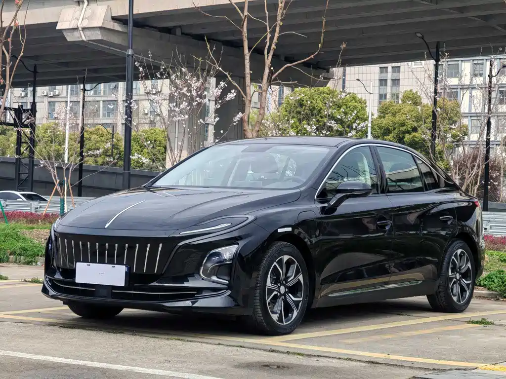 Hongqi E-QM5 2024 — фото 1