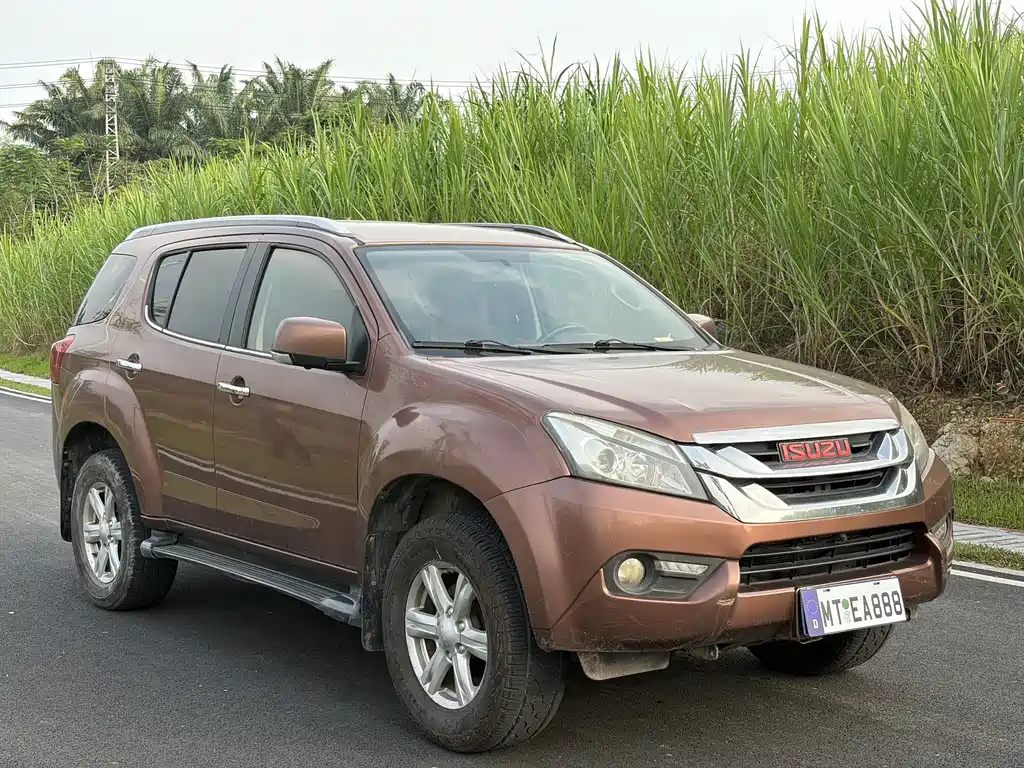Isuzu MU-X 2015 — фото 3