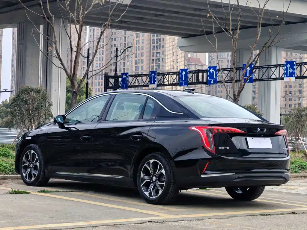 Hongqi E-QM5 2024 — фото 6
