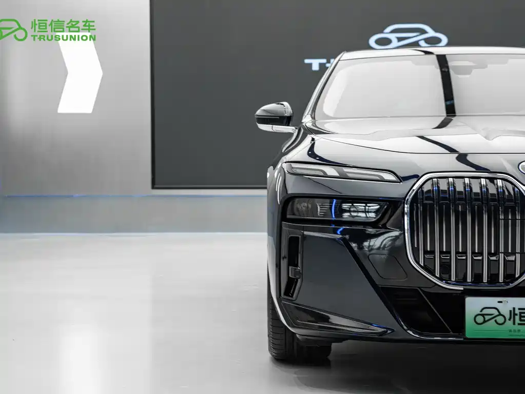 BMW i7 2023 — фото 8
