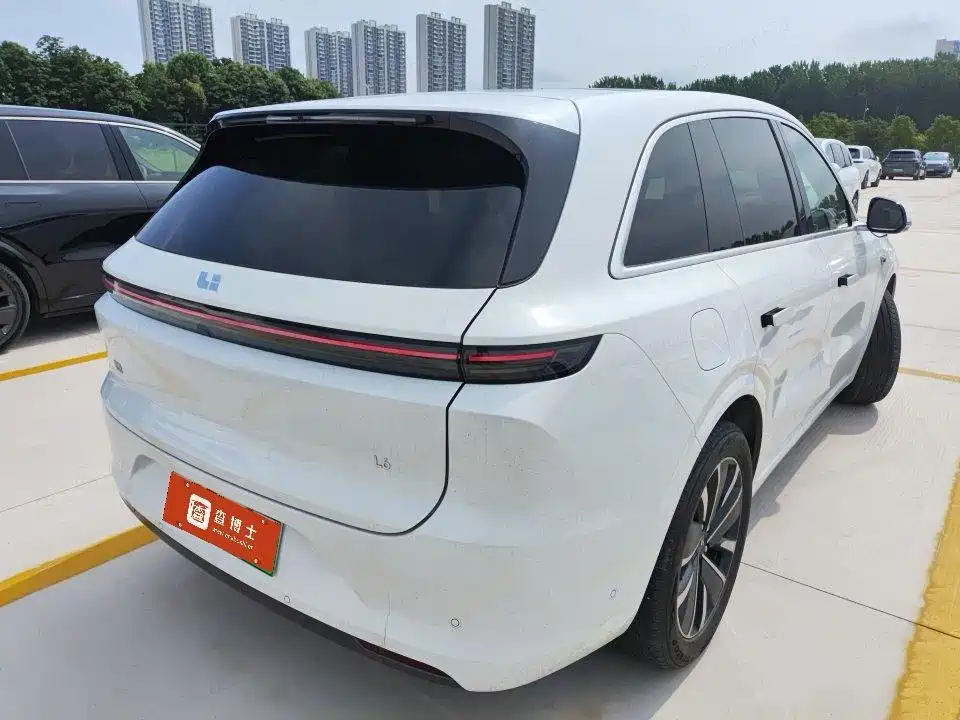 Li Auto Li L6 2025