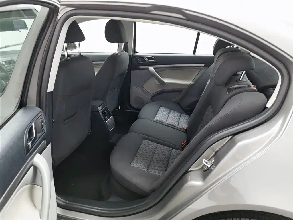 Skoda Octavia 2012 — фото 15