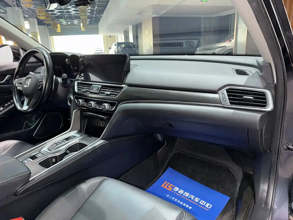 Honda Accord 2022 — фото 31