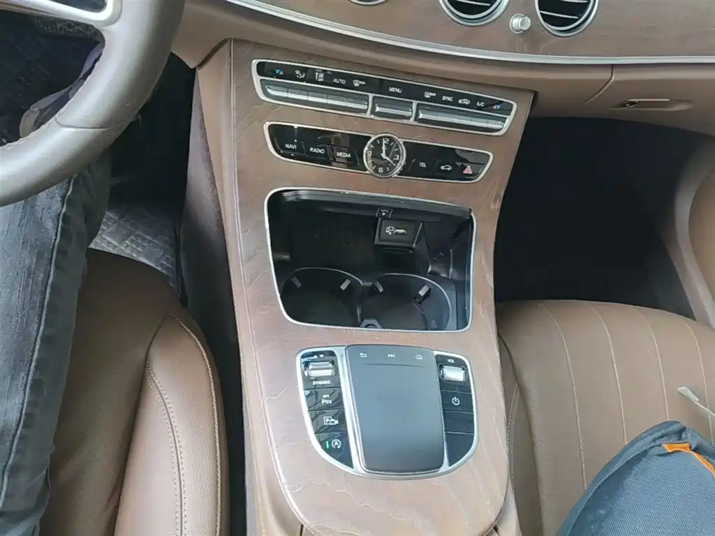 Mercedes-Benz E-Class 2019 — фото 14