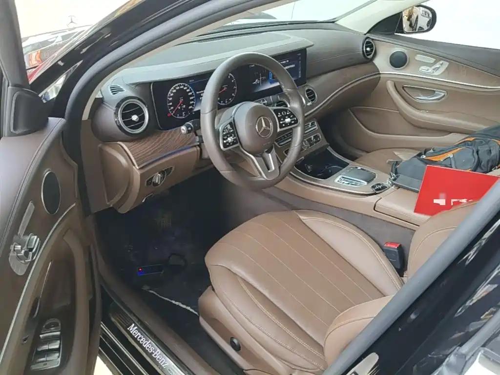 Mercedes-Benz E-Class 2019 — фото 15