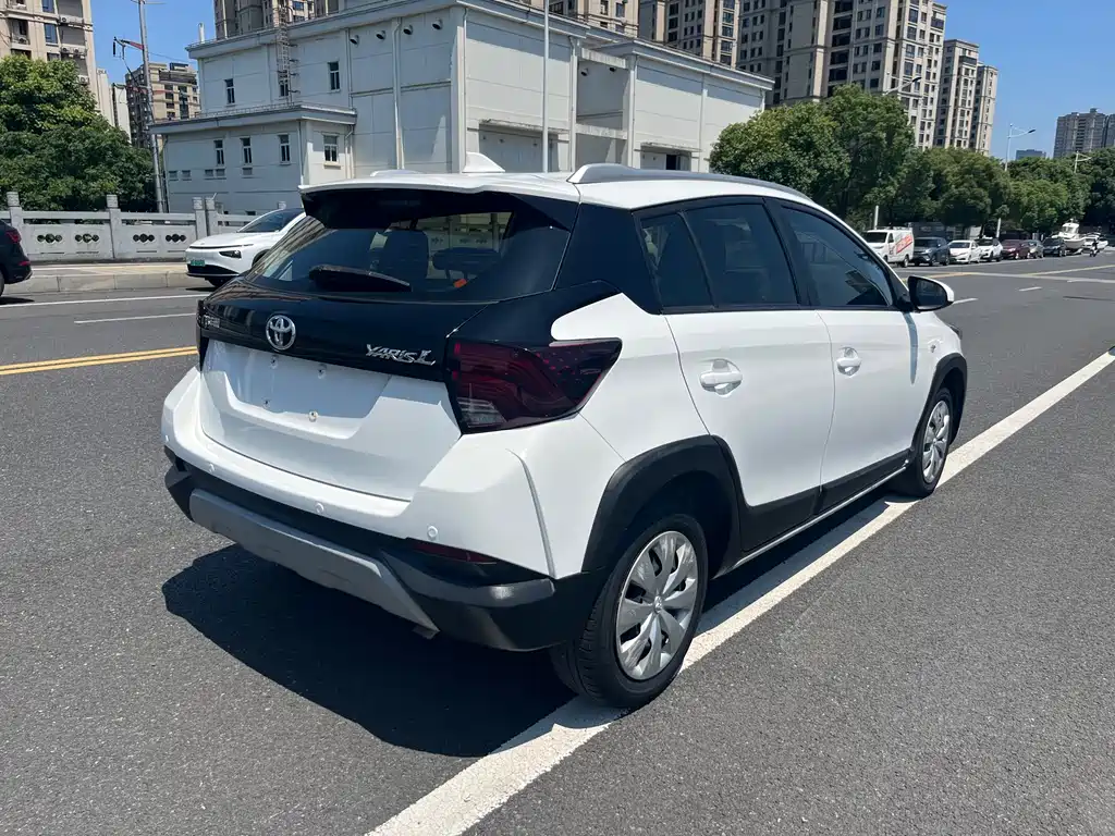 Toyota Yaris L 2020 — фото 4
