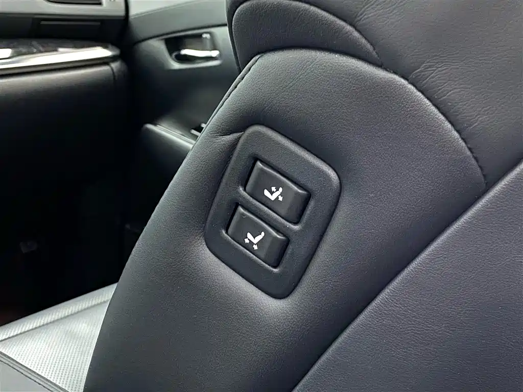 Toyota Vellfire 2023 — фото 25