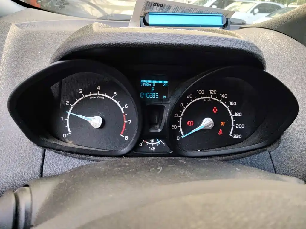 Ford Ecosport 2015 — фото 8