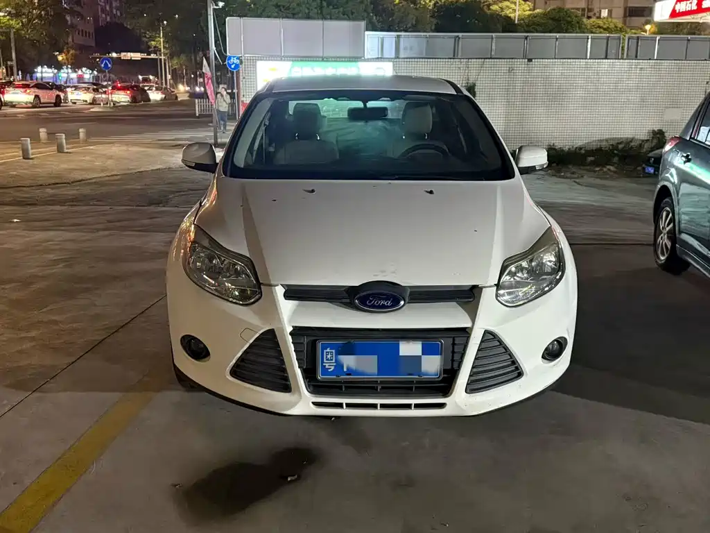 Ford Focus 2015 — фото 1