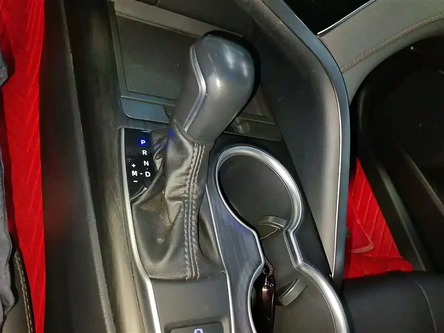 Toyota Camry 2022 — фото 16