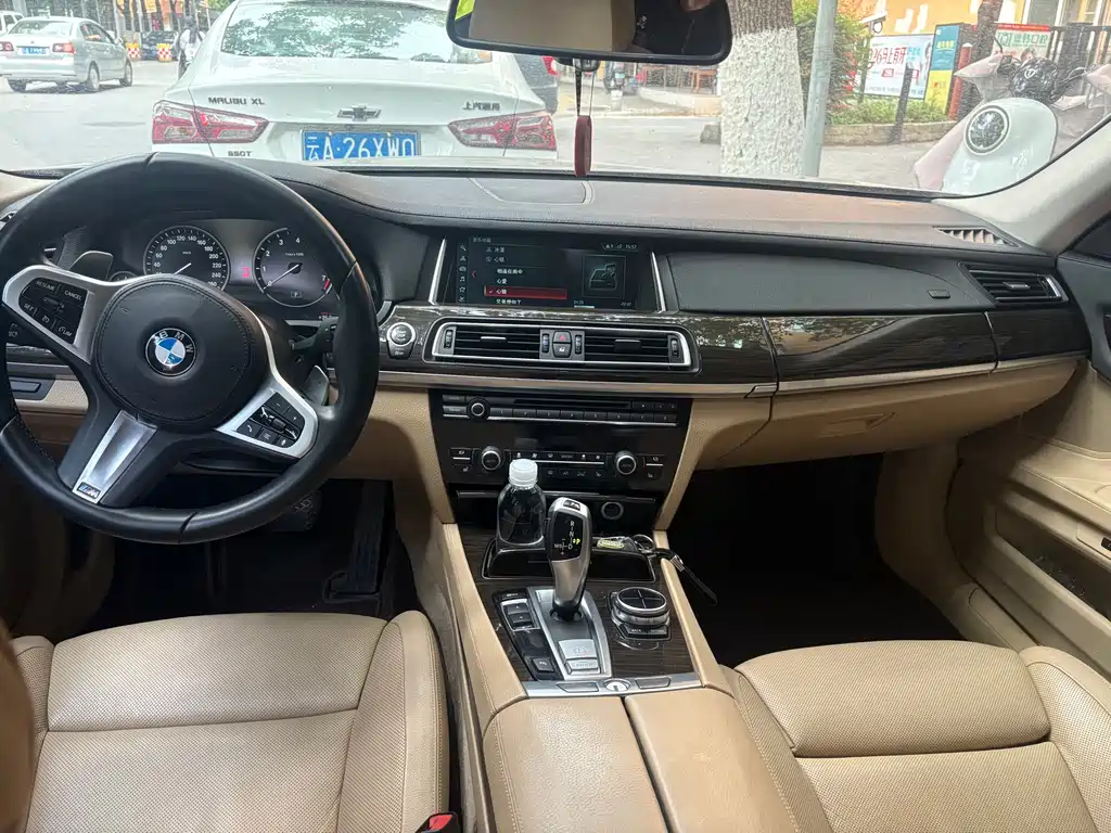 BMW 7 Series 2014 — фото 7