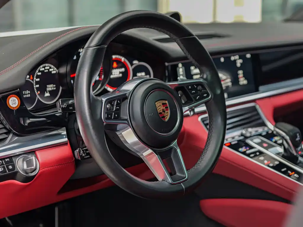 Porsche Panamera 2017 — фото 10