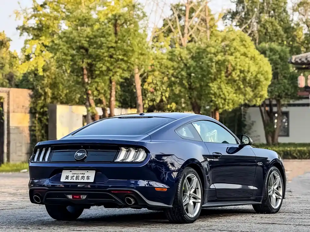 Ford Mustang 2019 — фото 6