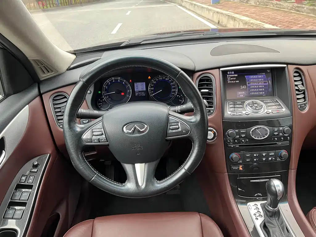Infiniti QX50 2015 — фото 16