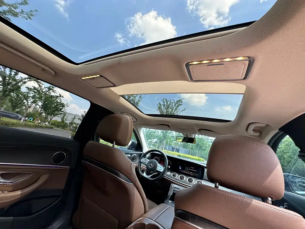 Mercedes-Benz E-Class 2020 — фото 12