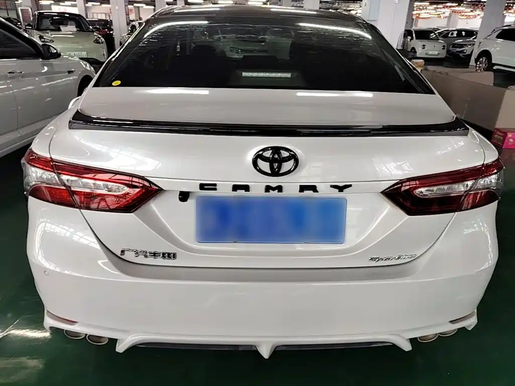 Toyota Camry 2021 — фото 6
