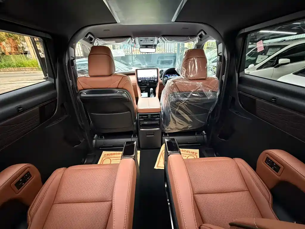 Toyota Alphard 2026 — фото 8