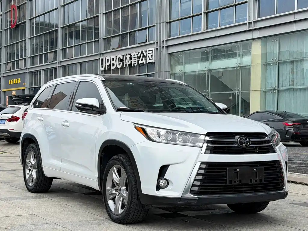 Toyota Highlander 2020 — фото 3