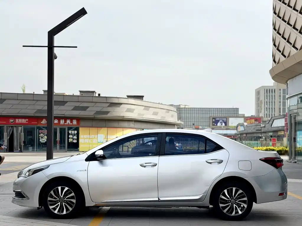 Toyota Corolla 2016 — фото 4