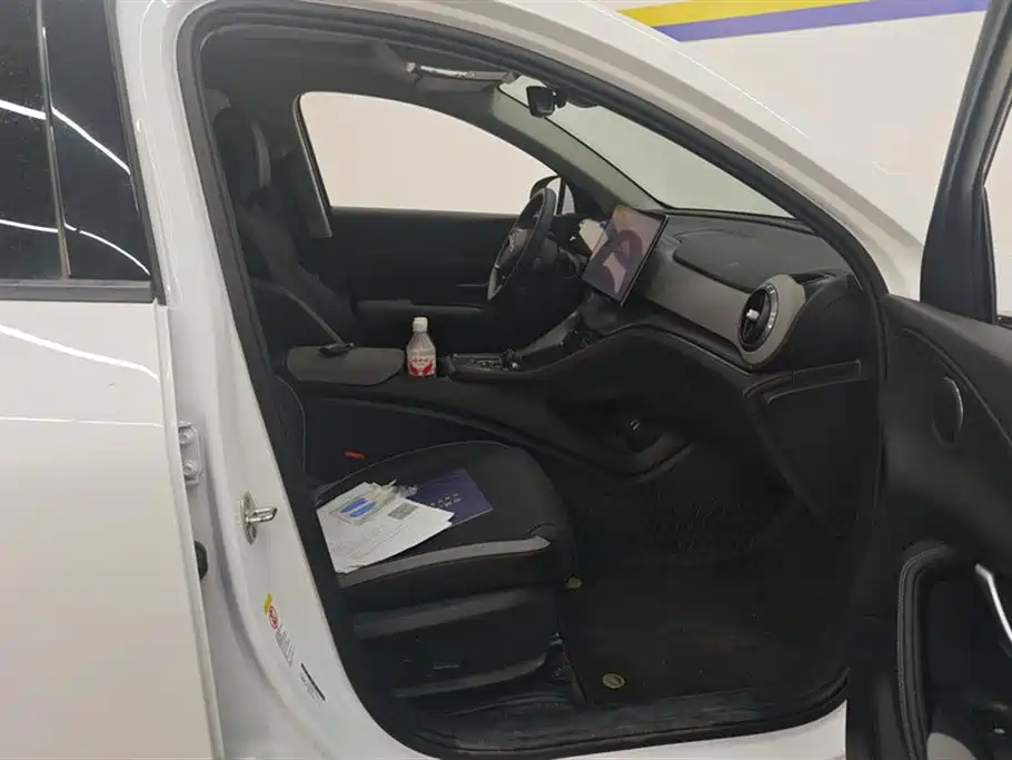 BYD Seal 05 DM-i 2025 — фото 8