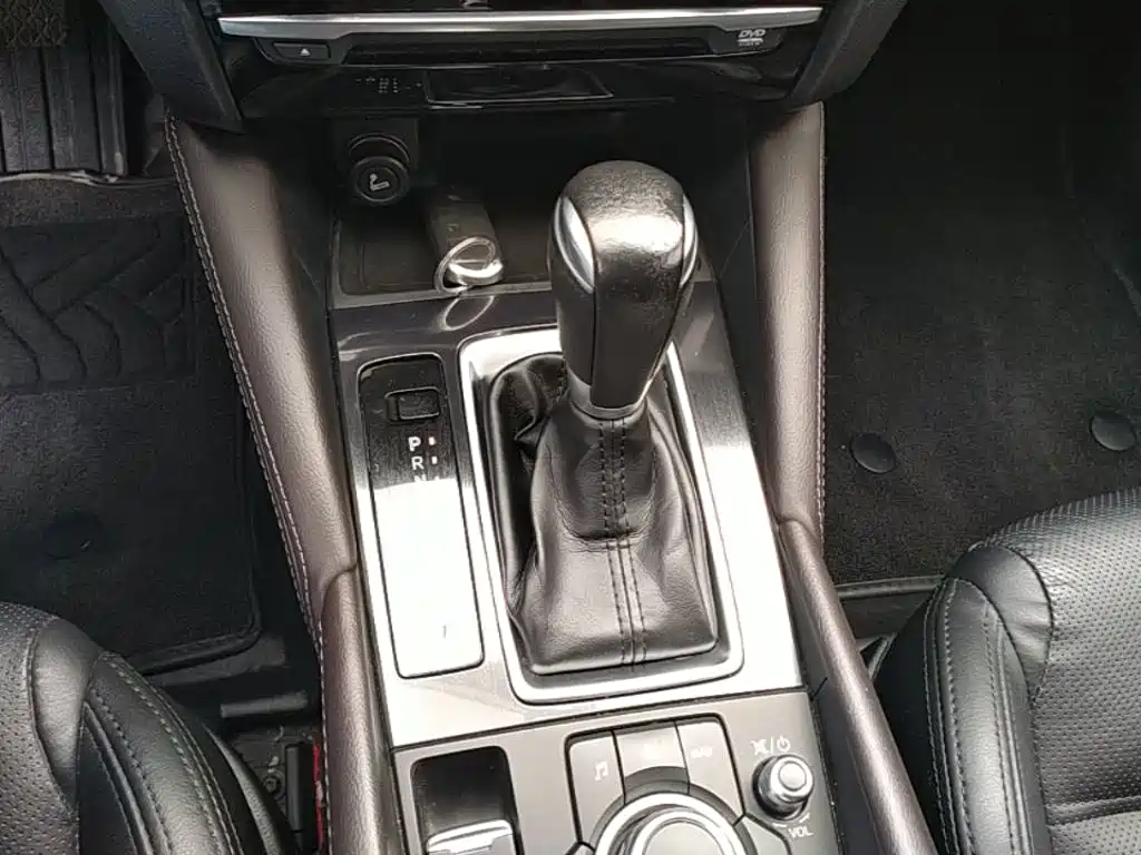 Mazda Atenza 2018 — фото 14