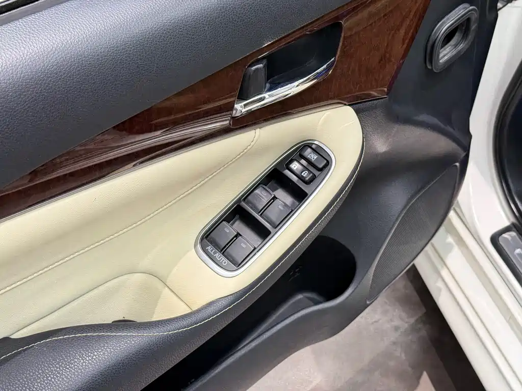 Toyota Crown 2018 — фото 16
