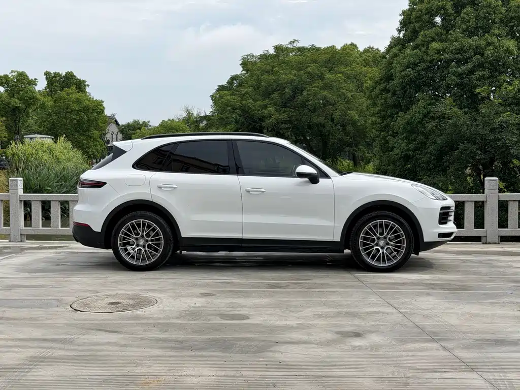 Porsche Cayenne 2019 — фото 3