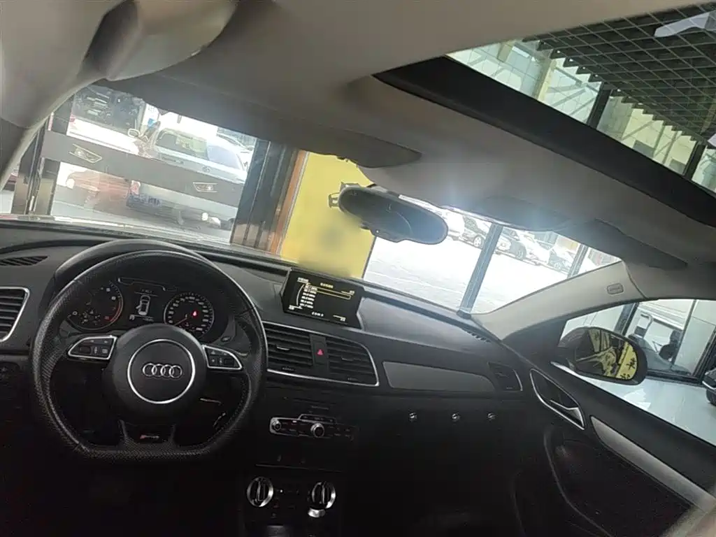 Audi Q3 2014 — фото 18
