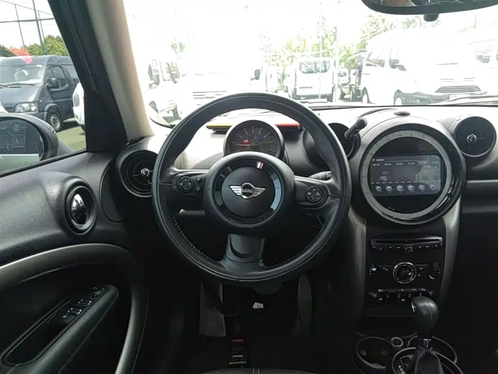 MINI Countryman 2015 — фото 11
