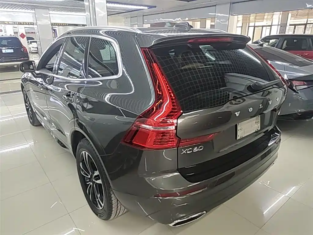 Volvo XC60 2018 — фото 5