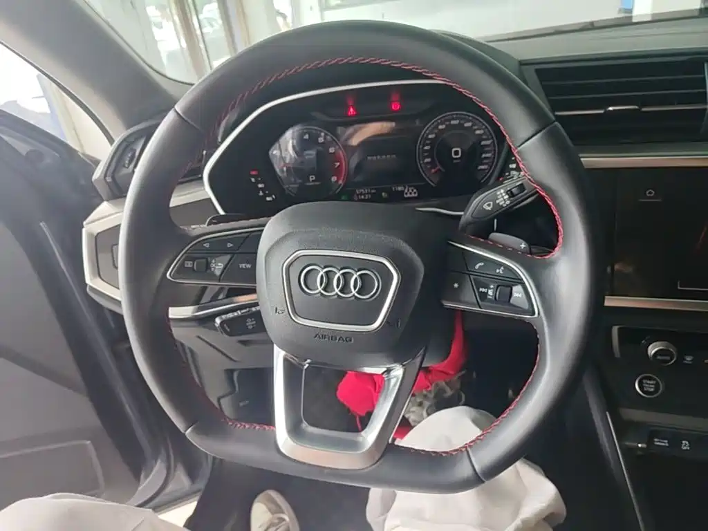 Audi Q3 2022 — фото 11