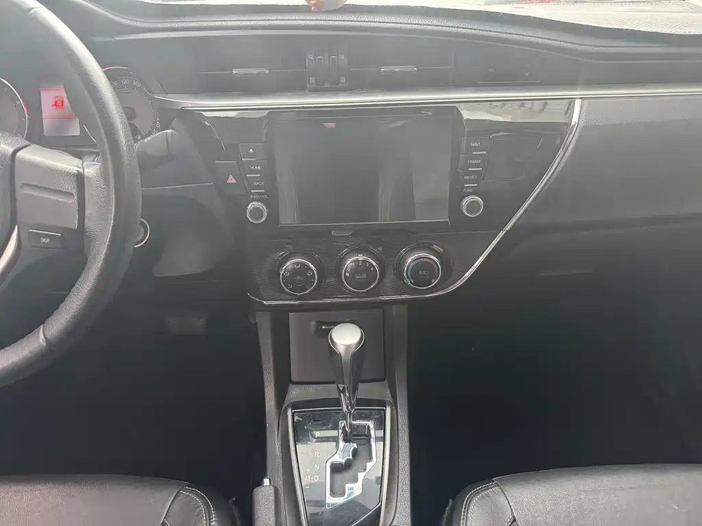 Toyota Corolla 2015 — фото 15