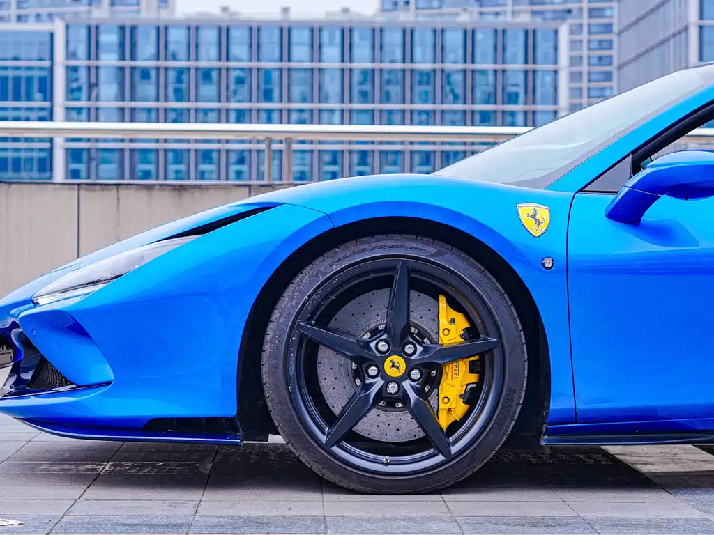 Ferrari F8 2021 — фото 21