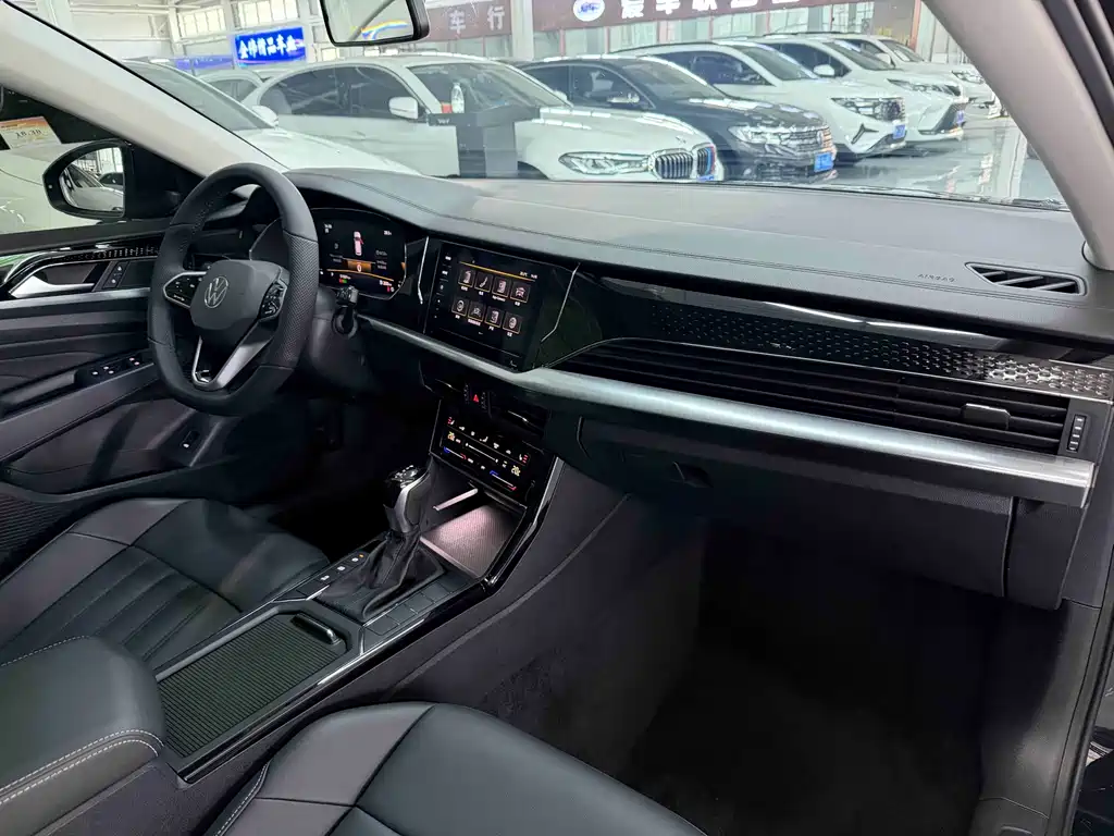 Volkswagen Passat 2023 — фото 17