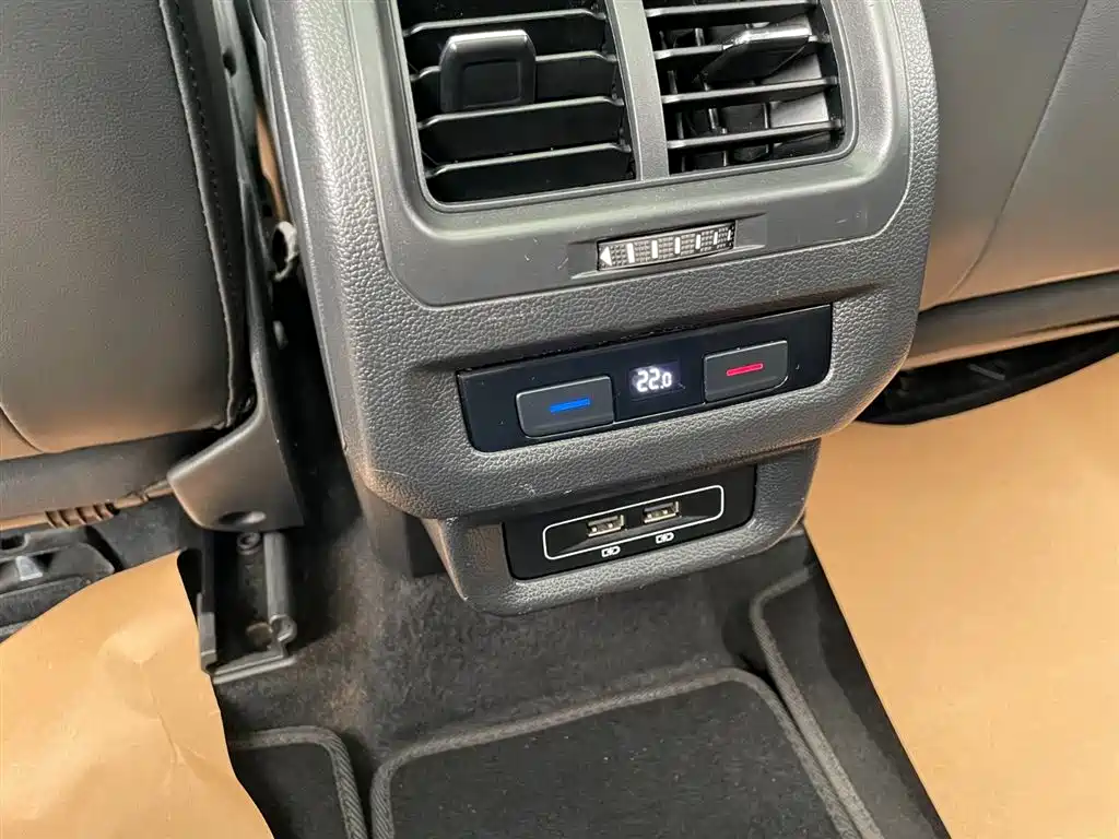 Volkswagen Touran 2019 — фото 16