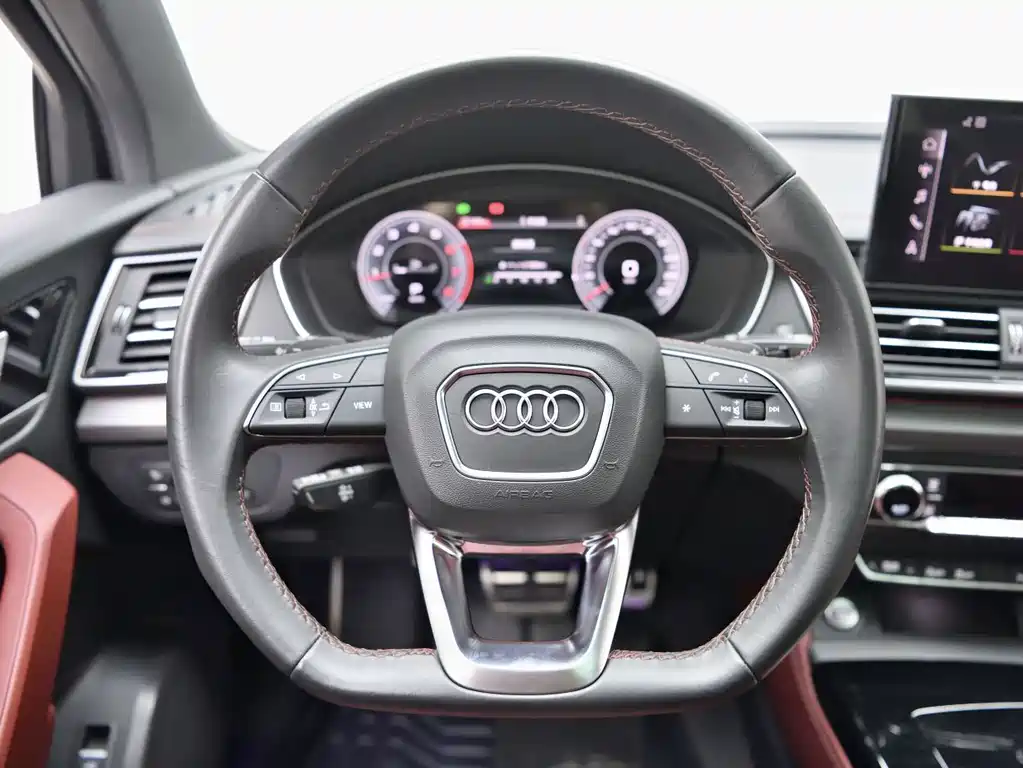 Audi Q5L 2025 — фото 13