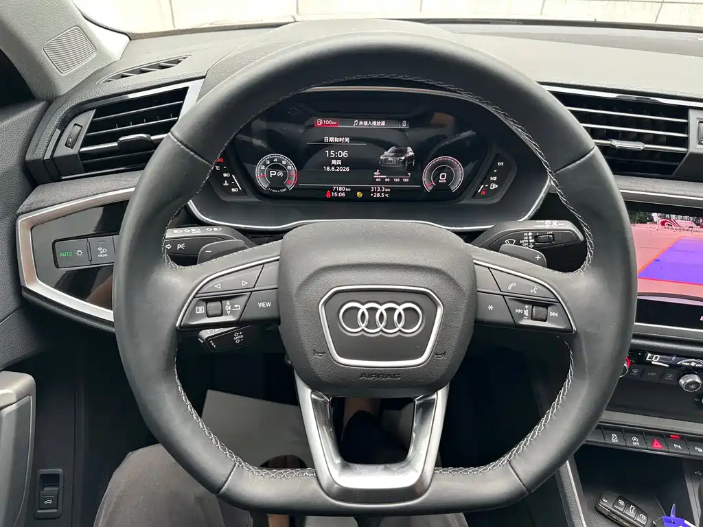 Audi Q3 2022 — фото 5