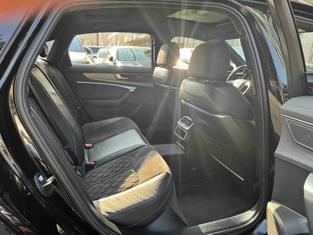 Audi A6L 2022 — фото 12