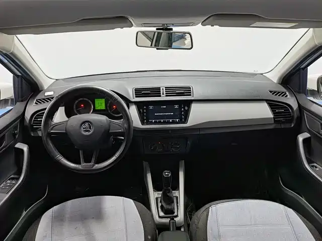 Skoda Fabia 2017 — фото 6