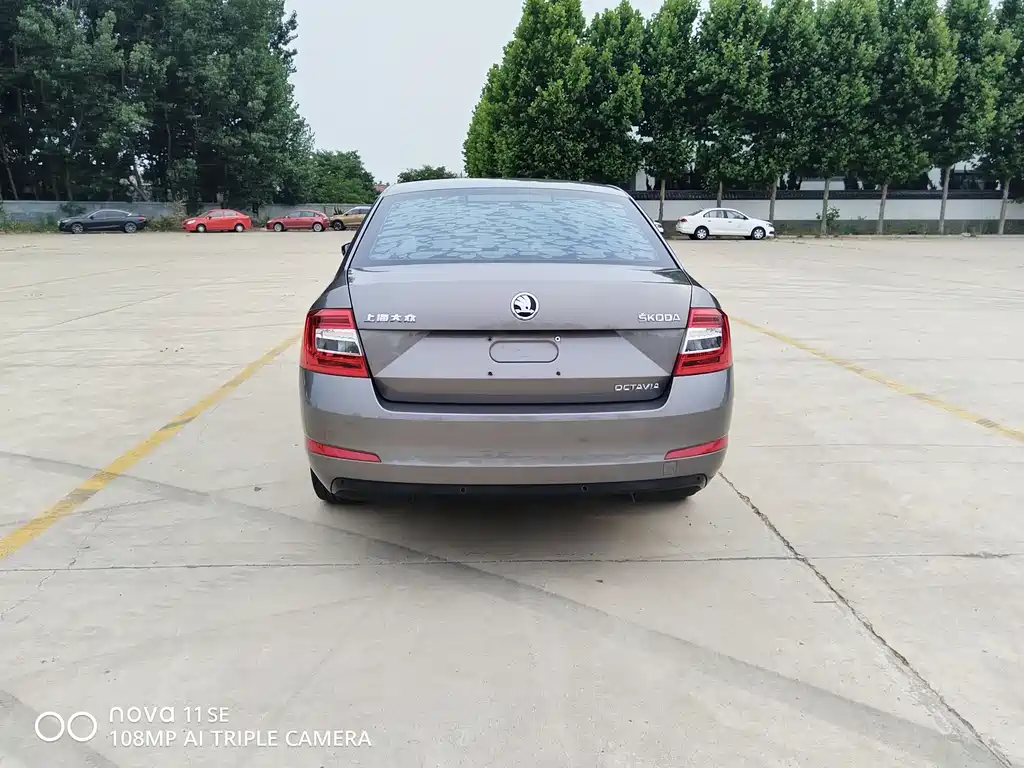 Skoda Octavia 2015 — фото 6