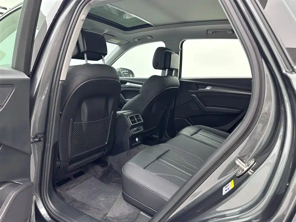 Audi Q5L 2022 — фото 20