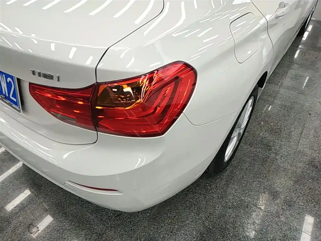 BMW 1 Series 2018 — фото 8
