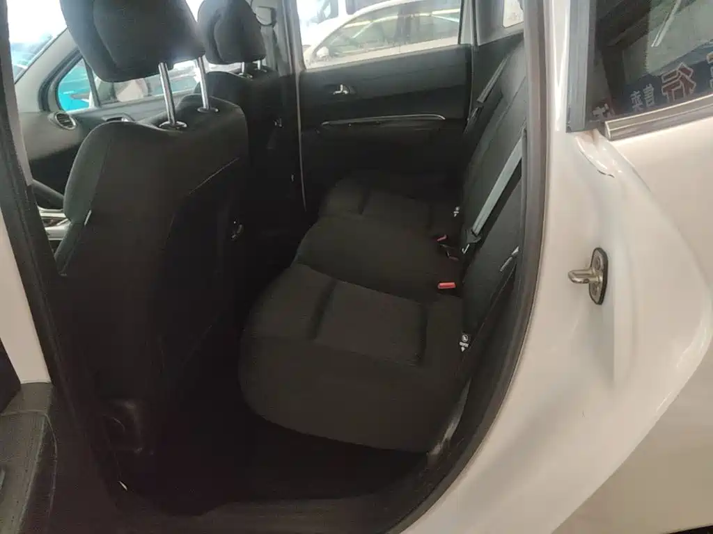 Peugeot 3008 2015 — фото 17