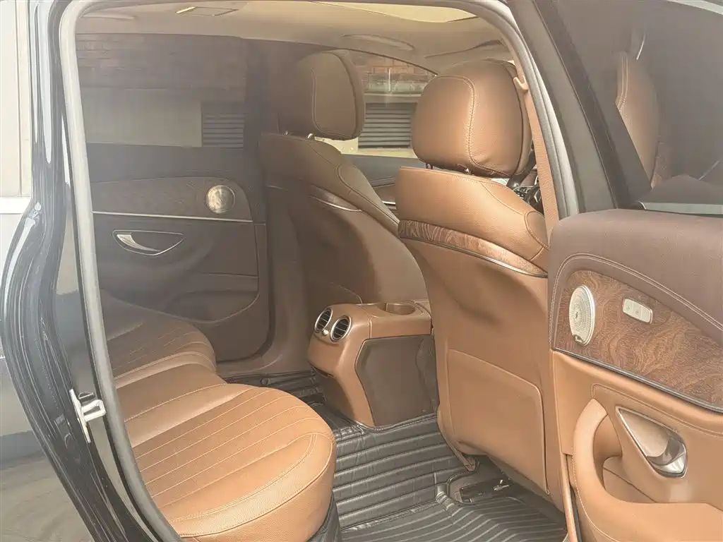 Mercedes-Benz E-Class 2020 — фото 21