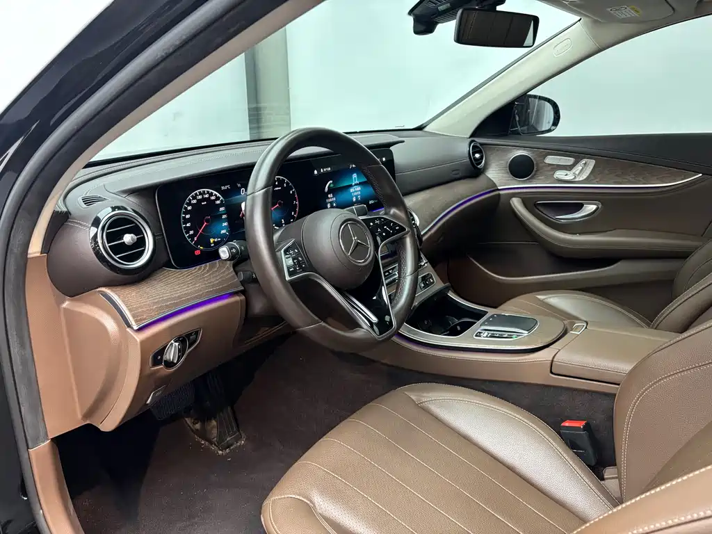 Mercedes-Benz E-Class 2021 — фото 17