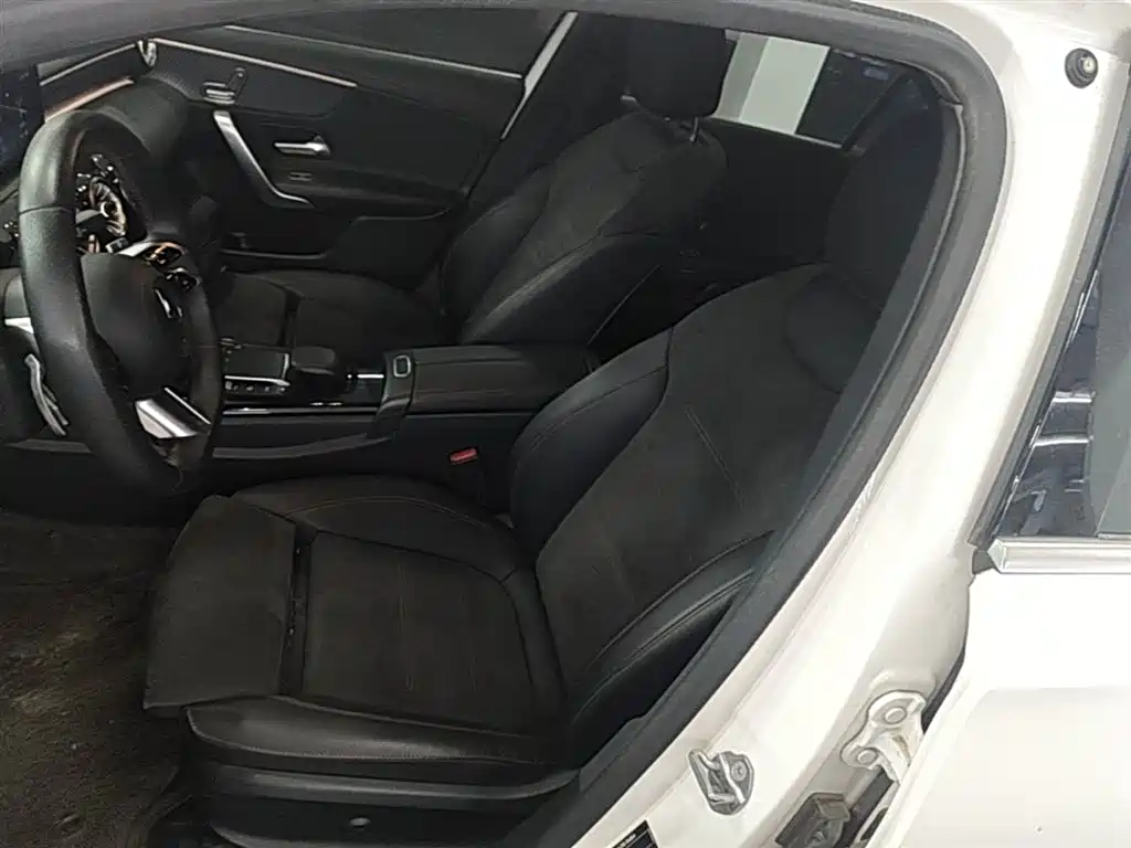 Mercedes-Benz A-Class 2023 — фото 15